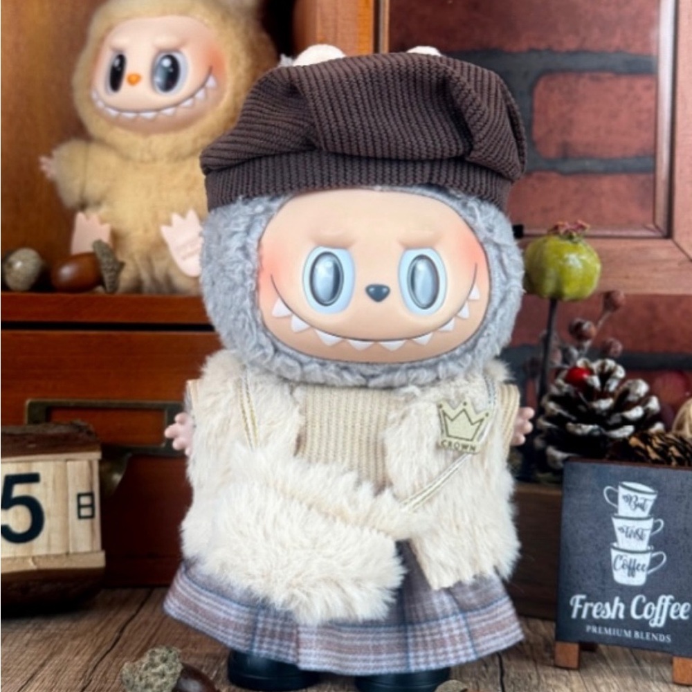 Adorable outfit with Crown Patch (doll not included)